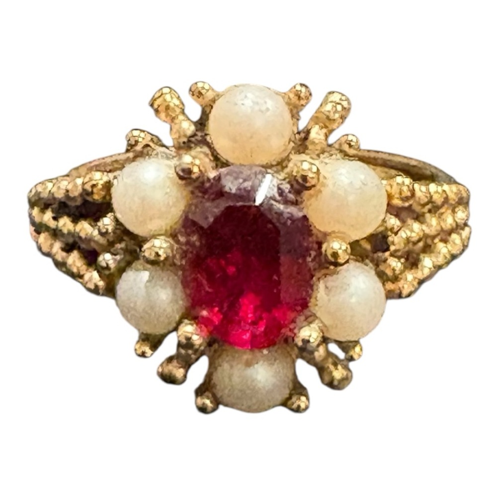Avon – Vintage Faux Pearl & Red Glass Cocktail Ring – Gold Tone J11